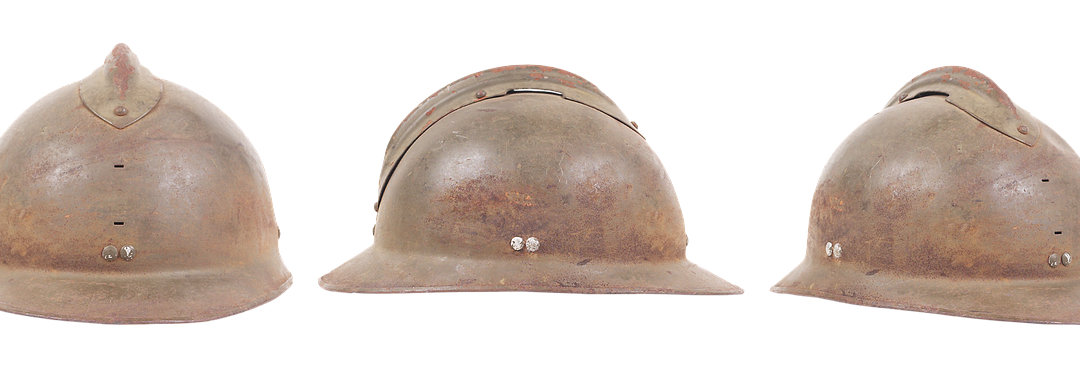 Dinas Damkar Melawi Bersihkan Material Longsor di Gedung DPRD